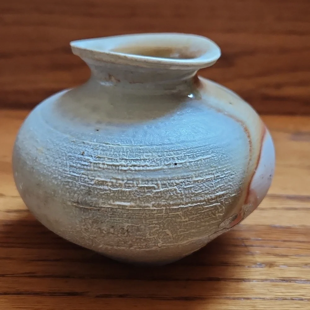 Handcrafted Ceramic Vase - Earth Tones - Picture 4 of 8